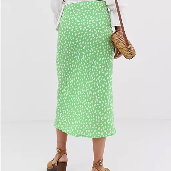 Moon River Lime Green White cheetah Leopard Spot Print Midi Skirt - Picture 5 of 7